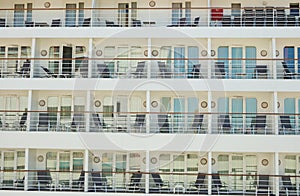 Lateral decks on the sea liner