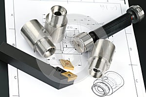 Lathe tool and cutting inserts for turning
