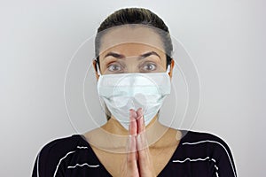 Latin American woman wearing a virus face mask