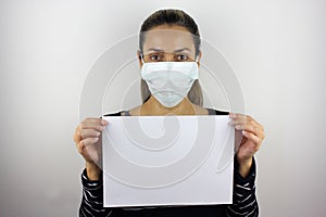 Latin American woman wearing a virus mask