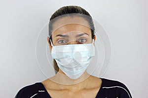 Latin American woman wearing a virus mask