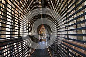 Lattice arch walkway