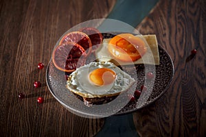 Launch with Grain bread with fried egg