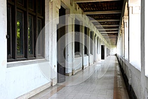 lawang sewu is a historic building in semarang which was built as the center of the Dutch East Indies railway company.