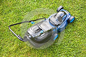 Lawn garden mower device