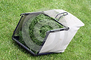 Lawn mower basket