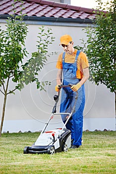 Lawn mower worker