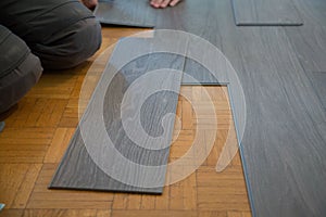 Lay vinyl floor on parquet floor