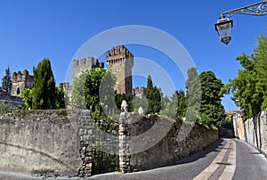 Lazise, Scaliger castle (Castello scaligero), Lake Garda, Veneto, Italy, Europe.