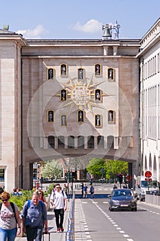 Le Carillon du mont des arts bruxelles Wall Clock decorated with statues