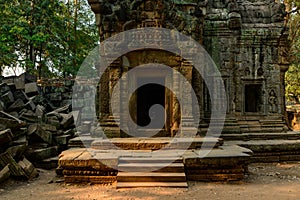 Le coin sud est du temple Ta Prohm dans le domaine des temples de Angkor, au Cambodge