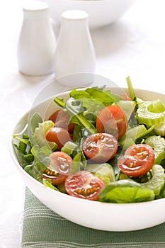 Leafy Green Mixed Salad with Cherry Tomatoes