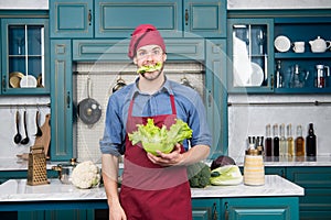 Leafy vegetables good choice for healthful diet. build the perfect salad. green salad contains many nutrients. chef cook