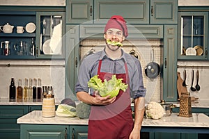 Leafy vegetables good choice for healthful diet. build the perfect salad. green salad contains many nutrients. chef cook