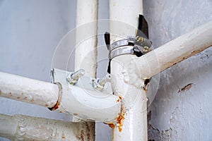 Leakage on the water pipe sealed with clamp