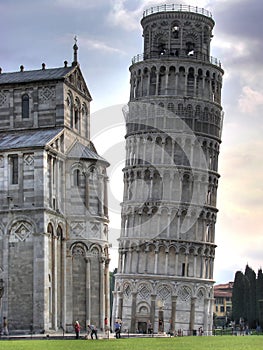 Leaning tower and Duomo hdr