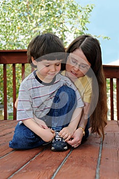 Learning to tie shoes