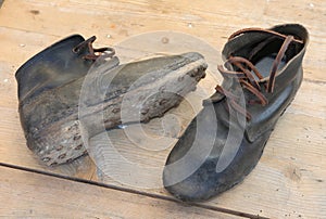 leather boots with soles with nails to walk on ice used by soldi