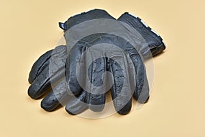 Leather gloves for riding a motorcycle