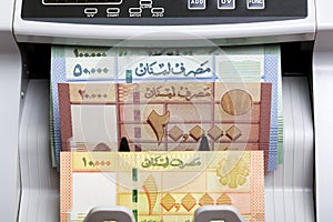 Lebanese pound in a counting machine