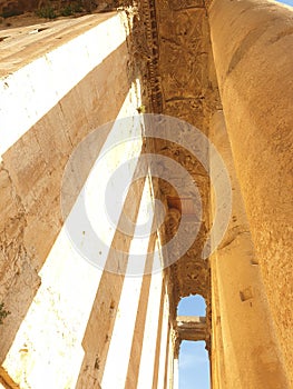 Lebanon Baalbek pillar ruine antike sunny view photo