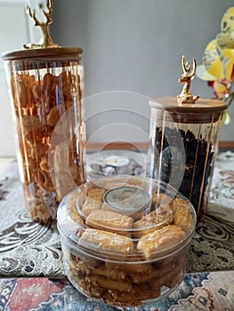 Lebaran cakes or Eid al-Fitr cakes are a variety of typical Indonesian pastries for Idul Fitri or Idul Fitri.