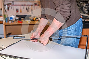 LED TV repair, disassembly of the screen to replace the backlight diode