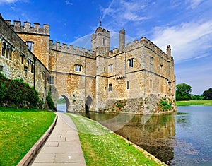 Leeds Castle, England photo