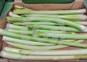 Leeks in a box. The leek is considered useful to avoid or combat constipation, apart from a great laxative power