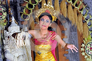 Legong dancer bali
