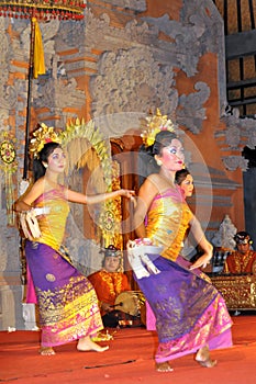 Legong dancer bali