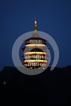 Leifeng Pagoda at night