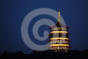 Leifeng Pagoda at night