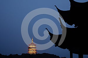 Leifeng Pagoda at night