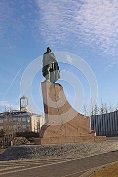 Leifur EirÃ­ksson at Hallgrimskirkja