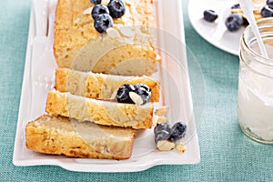 Lemon and almond pound cake