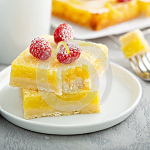 Lemon bar dessert