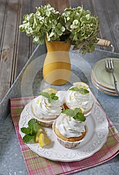 Lemon cupcakes