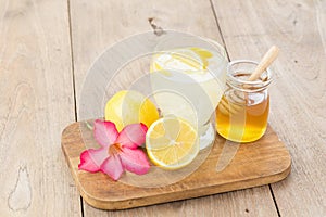 lemon juice with honey