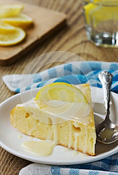 Lemon pie with creamy sauce