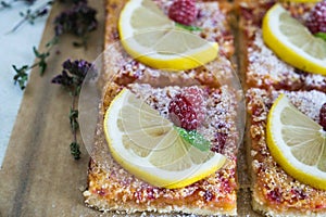 Lemon, vanilla and raspberry bars