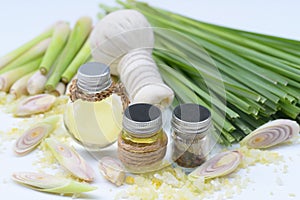 Lemongrass essential Oil with Aromatherapy