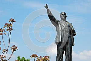 Lenin proclaiming concept of â€‹â€‹communism