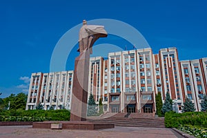 Lenin statue in front of the Transnistrian Government in Tiraspo photo