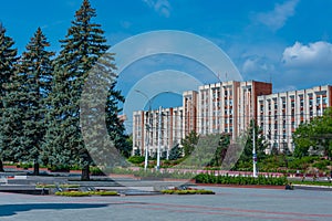 Lenin statue in front of the Transnistrian Government in Tiraspo photo
