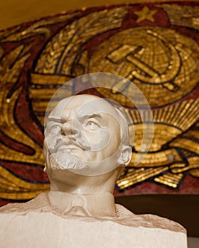 Lenin statue in Moscow underground