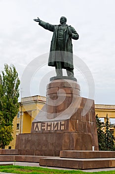 Lenin statue in Volgograd, Russia photo