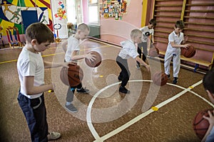 Lesson of physical education of children of elementary grades in