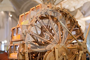 Leonardo Da Vinci Wooden Ingenious Time Machine