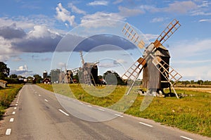 Lerkaka windmills